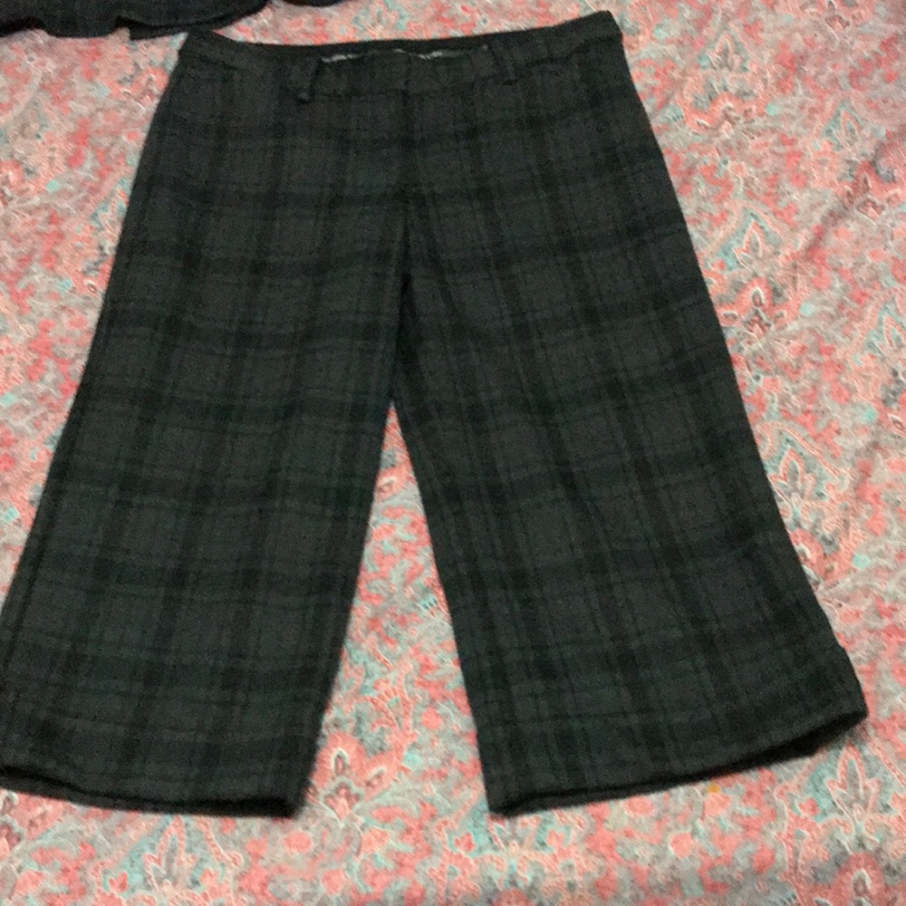 Express Design 12t 8c Suit Cuffed Capri “Editor” - image 3